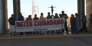 Manifestantes protestan en el Tribunal Superior de Justicia por desalojo de adulto mayor