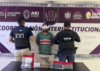 Detienen a masculino con un arma de fuego y droga en la colonia Punta Oriente