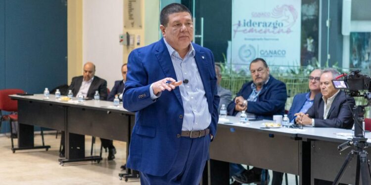 Fiscal César Jáuregui se reúne con CANACO para fortalecer la seguridad del sector empresarial