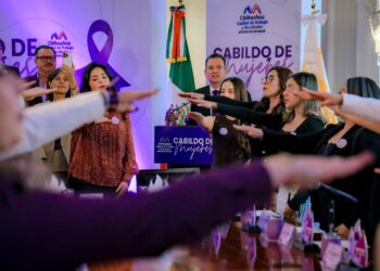 Toma alcalde Marco Bonilla protesta a integrantes del primer Cabildo de Mujeres