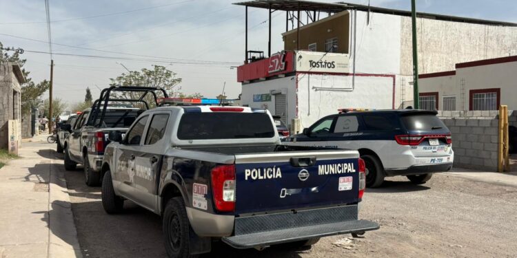 Asaltan tienda Tecate Six y roban 80 mil pesos; los asaltantes amarraron a la empleada