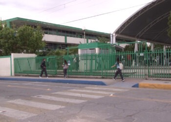 Alertan por reto viral “tiroteo” en redes sociales entre estudiantes