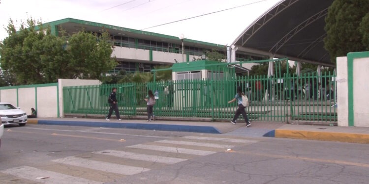 Alertan por reto viral “tiroteo” en redes sociales entre estudiantes