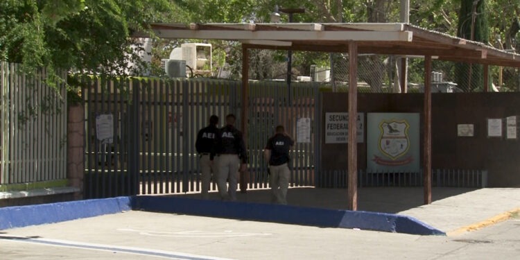 Aseguran bala de salva a estudiante en secundaria de la ciudad