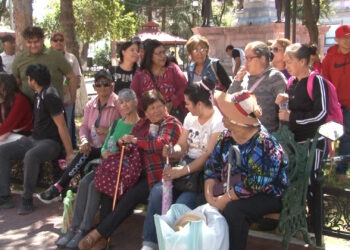 Habitantes de Aquiles Serdán protestan en Palacio de Gobierno por desalojos