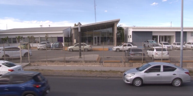 Hombre resulta herido por esquirlas tras altercado vial en Los Nogales