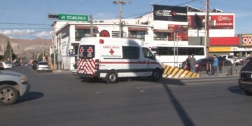 Ciclista es atr0p3ll4do por unidad de transporte en la Tecnológico y 16 de Septiembre