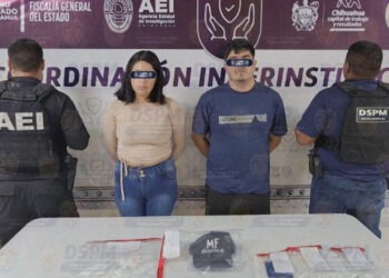 Cae pareja con 101 porciones de cocaína y cristal