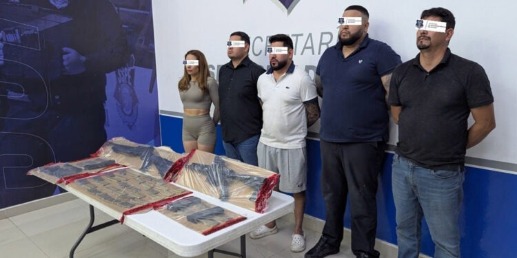 Detienen a grupo criminal y rescata a 15 migrantes en Juárez