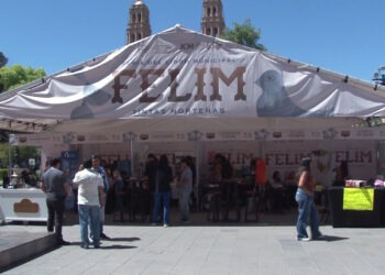Continúa la Feria del Libro “Tintas Norteñas” en la Plaza de Armas