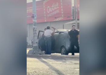 Video muestra pelea entre conductores tras altercado vial