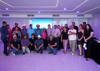 Rafael Loera estrecha lazos con microempresarios “yonkeros” de la capital
