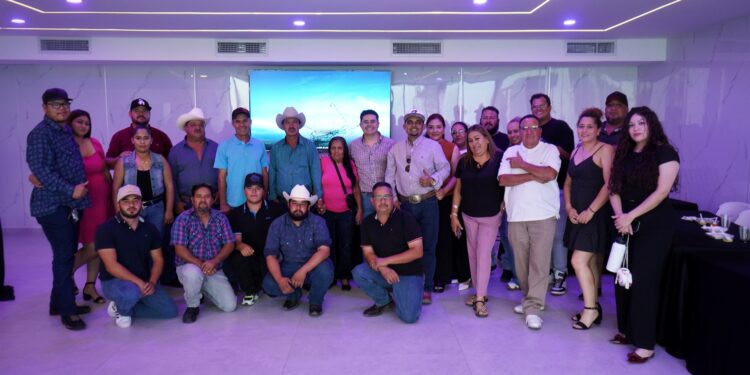 Rafael Loera estrecha lazos con microempresarios “yonkeros” de la capital