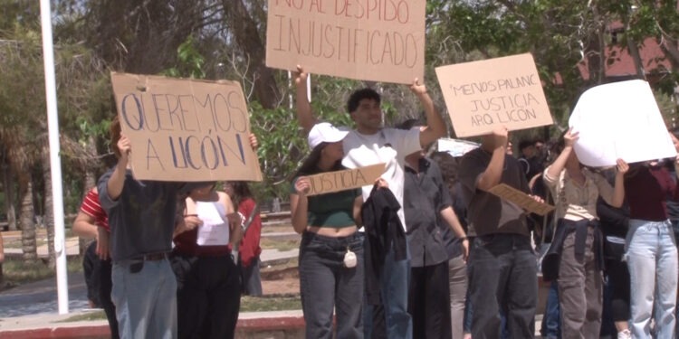 Estudiantes del Tecnológico de Chihuahua II se manifiestan por despido de docente