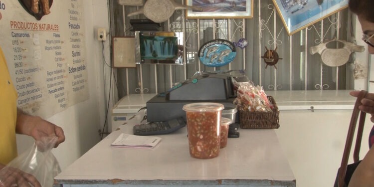 Comerciantes reportan aumento en la venta de pescados y mariscos por Semana Santa