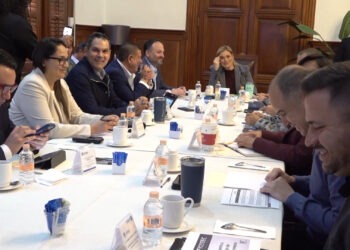 Gobernadora preside sesión de la Mesa Estatal de Construcción de Paz