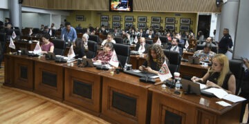 Muerte de agentes de la CIA desata tormenta política en el Congreso del Estado