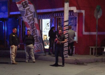 Mujer abre fuego contra barbería en la colonia Tierra y Libertad