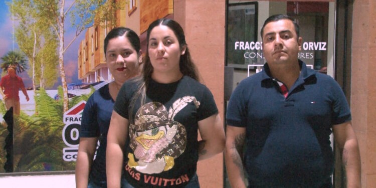 Familias protestan en Delicias por viviendas inconclusas en fraccionamiento Altos Cumbres