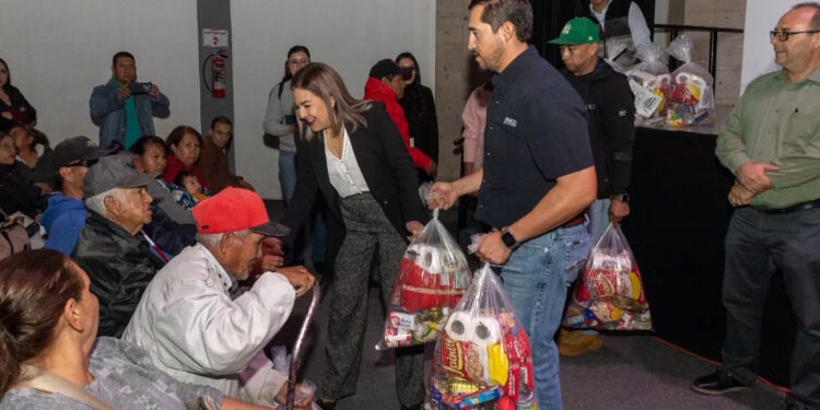 Entregan despensas a más de mil 800 familias en Cuauhtémoc