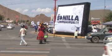 Brigadas promueven plataforma “Qué Bonilla es Chihuahua” en cruceros de la capital