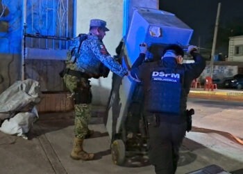 Aseguran refrigerador robado tras cateo en Los Dorados