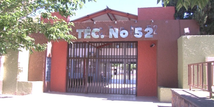 Hallazgo de arma en Secundaria Técnica 52 de Delicias genera alerta entre padres