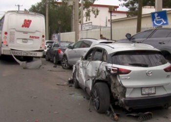 Camión de la ruta Riberas provoca carambola y atropella a una mujer en el Tecnológico
