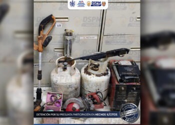En seguimiento a robo en granja del Ejido Sacramento, municipales aseguran objetos en un domicilio