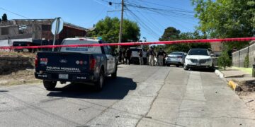 Sujeto termina con herida de arma blanca tras riña en El Reliz