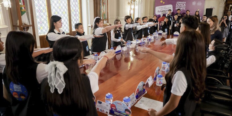 Toma alcalde Marco Bonilla protesta al Cabildo y Gabinete Infantil de Chihuahua