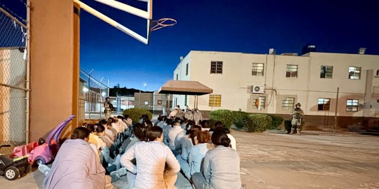 Operativo de revisión en CERESO Femenil N.1