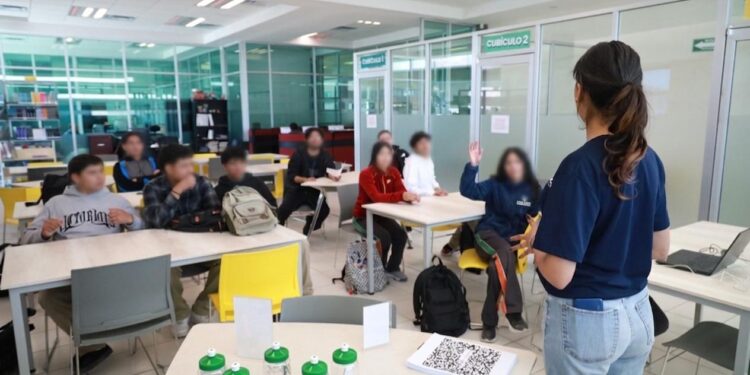 Arranca UTCH Sur entrega de fichas y anuncia becas de inscripción