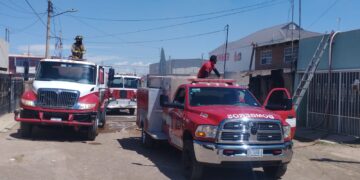 Explosión en vivienda moviliza al Cuerpo de Bomberos en Cuauhtémoc