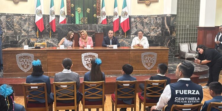Maru Campos encabeza festejos del Día del Niño; toma protesta al Gabinete Infantil