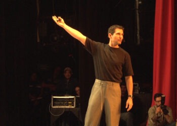 Alan por el Mundo impulsa el Festival Referencia Norte con conferencia sobre viajes y experiencias personales
