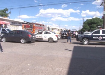 Muere mecánico aplastado por vehículo dentro de taller en Delicias