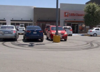 Denuncian arrancones en avenida de las Industrias entre Plaza Sendero y Dostoyevski