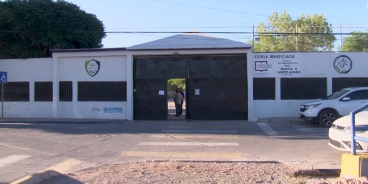 Reportan ausentismo en secundaria 3043 tras falsa amenaza de tiroteo