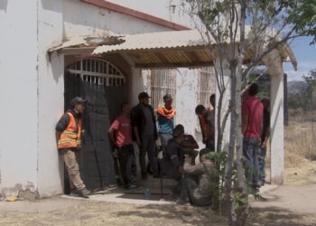 Trabajadores toman entrada de planta de Ávalos por presuntas malas condiciones laborales