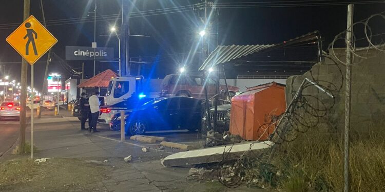 Adulto mayor se queda sin frenos en la Av. Tecnológico