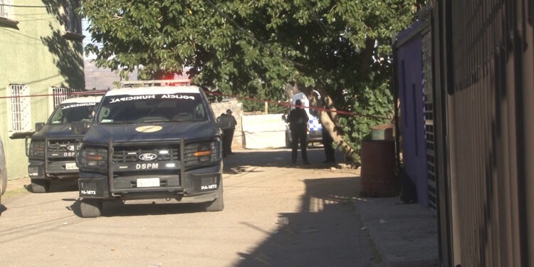Atacan a balazos a joven de 28 años en la colonia Veteranos; los agresores huían en moto