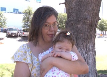 Padres de Antonella piden apoyo para cirugía neurológica urgente