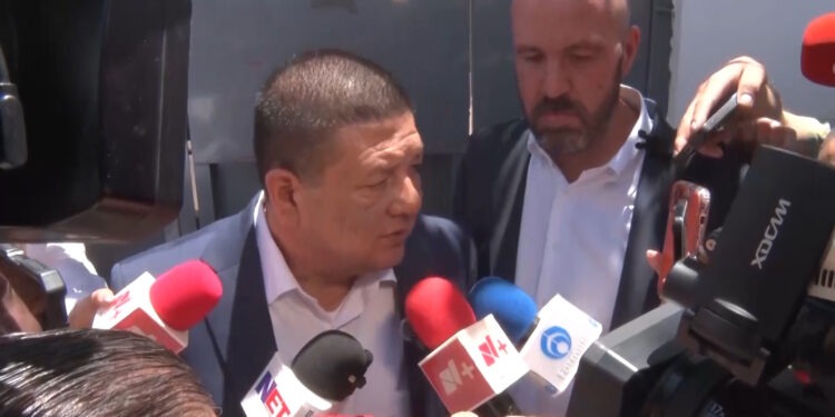 César Jáuregui acudió a declarar ante la FGR en Ciudad Juárez