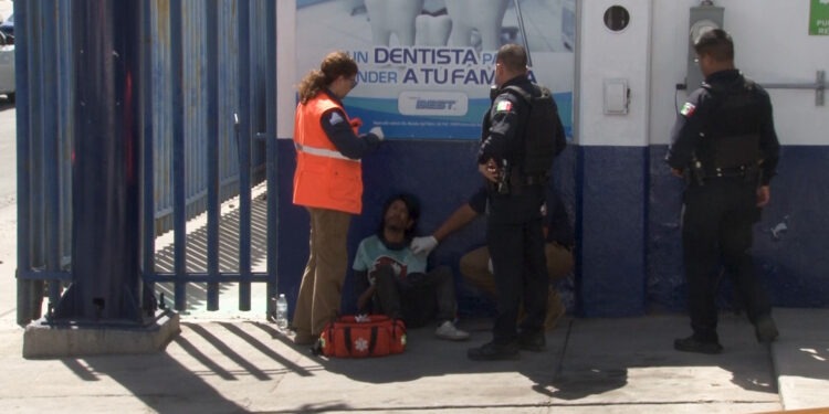 Hombre en situación de calle es reanimado tras aparente intoxicación alcohólica en la Pacheco