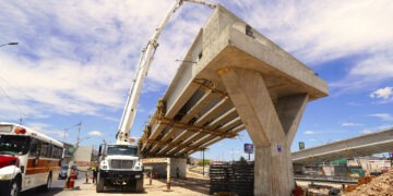 Construye Municipio solución vial clave en Los Nogales e Industrias; obra registra importante avance