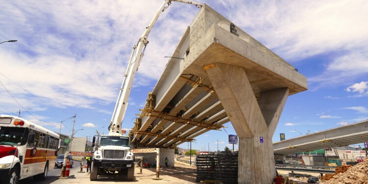 Construye Municipio solución vial clave en Los Nogales e Industrias; obra registra importante avance