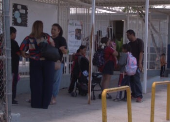 Padres de familia expresan inconformidad por recorte al calendario escolar