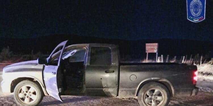 Encuentran a pareja ejecutada a bordo de camioneta en Madera