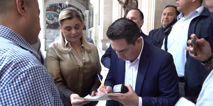 FGR cita a comparecer a Maru Campos por el caso de agentes de la CIA